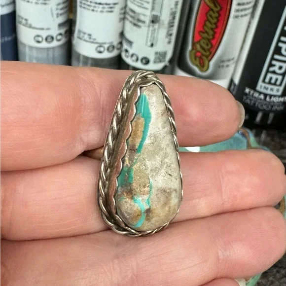 Beautiful Royston ribbon sterling ring - Picture 4 of 6